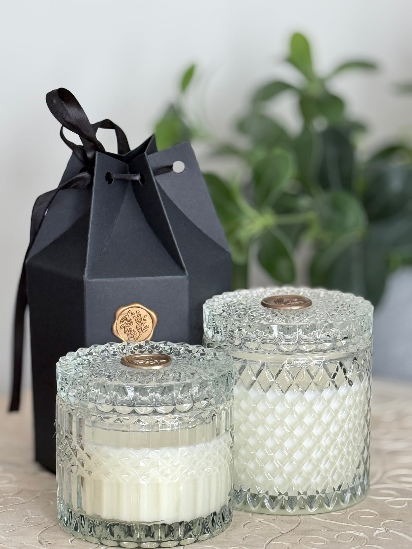 Medium Luxury Crystal Vessel - 12oz